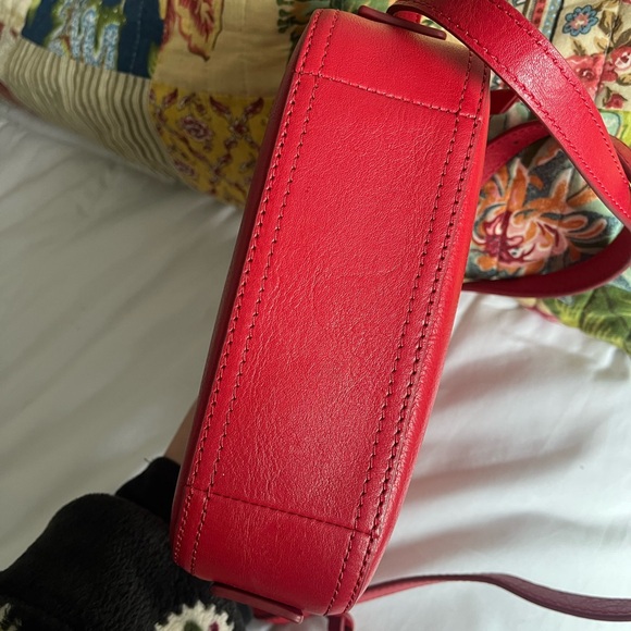 Excellent Condition Fossil Liza Camera Crimson Red Crossbody Bag - Picture 4 of 8